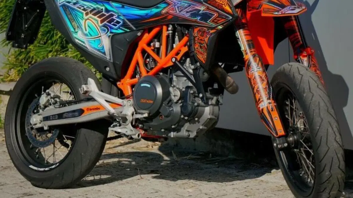 KTM 690 SMC R (2021 - 22) 