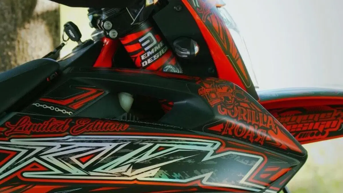 KTM 690 SMC R (2021 - 22)  (4)