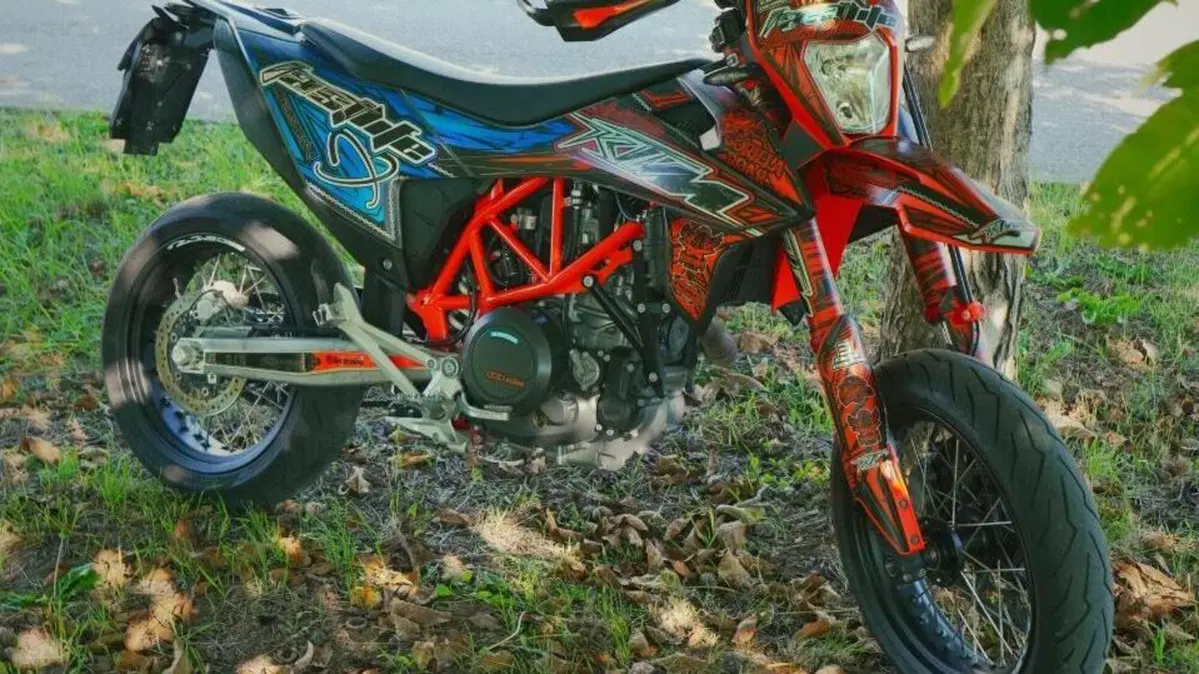 KTM 690 SMC R (2021 - 22)  (6)