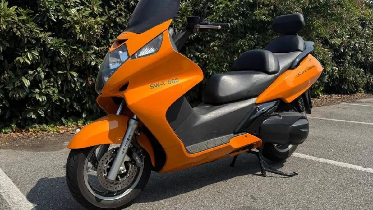 Honda Silver Wing 600 (2001 - 05)  (2)