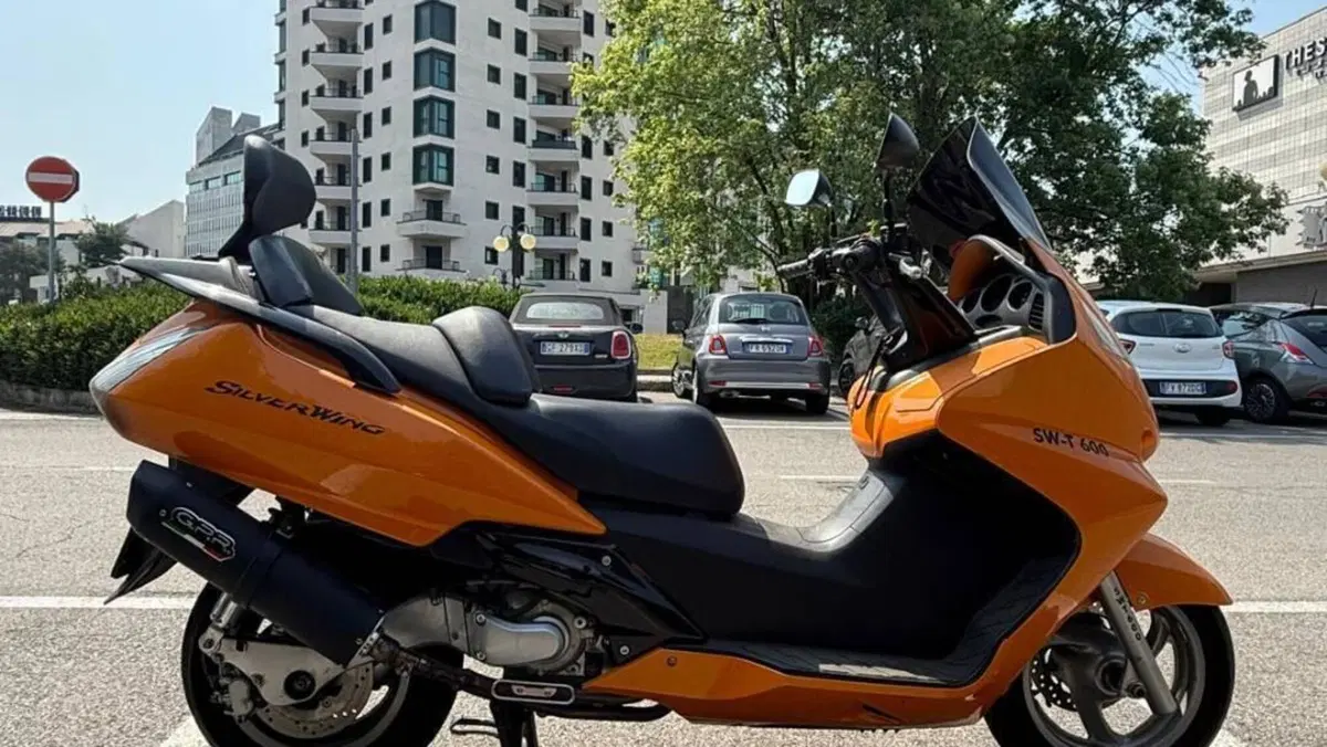 Honda Silver Wing 600 (2001 - 05)  (4)