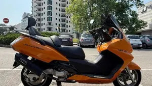 Honda Silver Wing 600 (2001 - 05)  (4)
