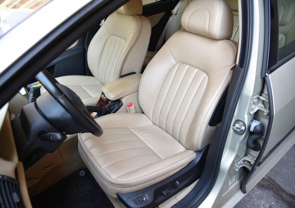 Peugeot 407 2.0 HDi Executive (8)