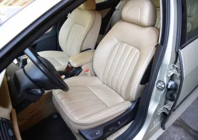 Peugeot 407 2.0 HDi Executive (8)