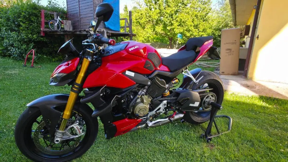 Ducati Streetfighter V4 1100 S (2021 - 22)  (2)