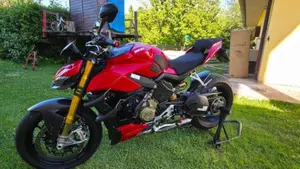 Ducati Streetfighter V4 1100 S (2021 - 22)  (2)