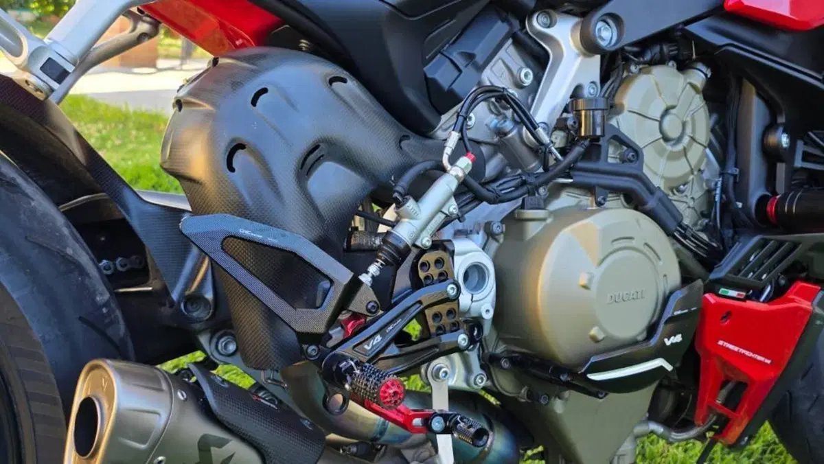 Ducati Streetfighter V4 1100 S (2021 - 22)  (3)