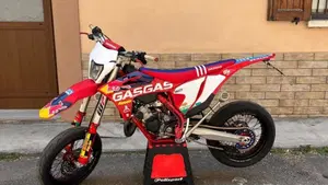 GASGAS MC 125 (2021)  (3)