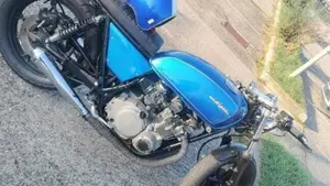 Suzuki   (4)