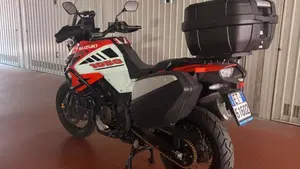 Suzuki V-Strom 1050XT (2020 - 23)  (2)
