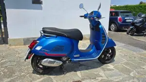 Vespa GTS 300 Super Sport Hpe (2021 - 22)  (2)