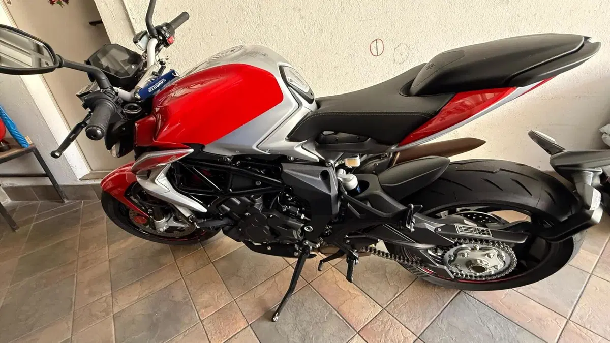 MV Agusta Brutale 800 RR (2021 - 25)  (3)