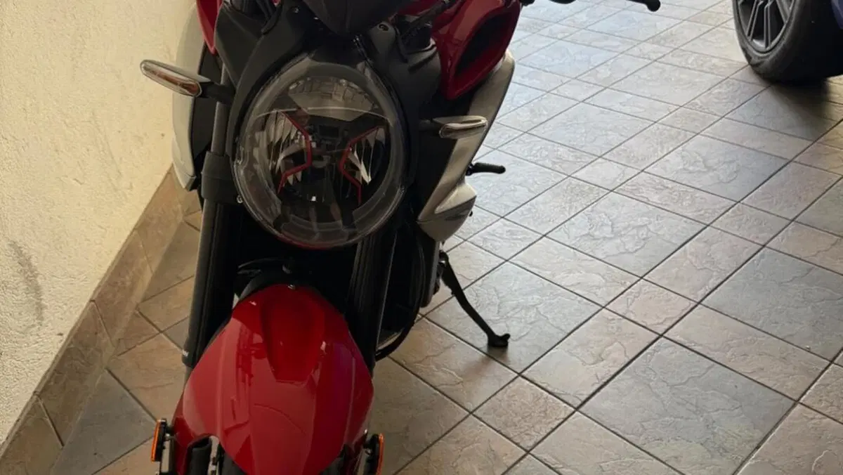 MV Agusta Brutale 800 RR (2021 - 25)  (4)