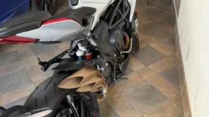 MV Agusta Brutale 800 RR (2021 - 25)  (5)