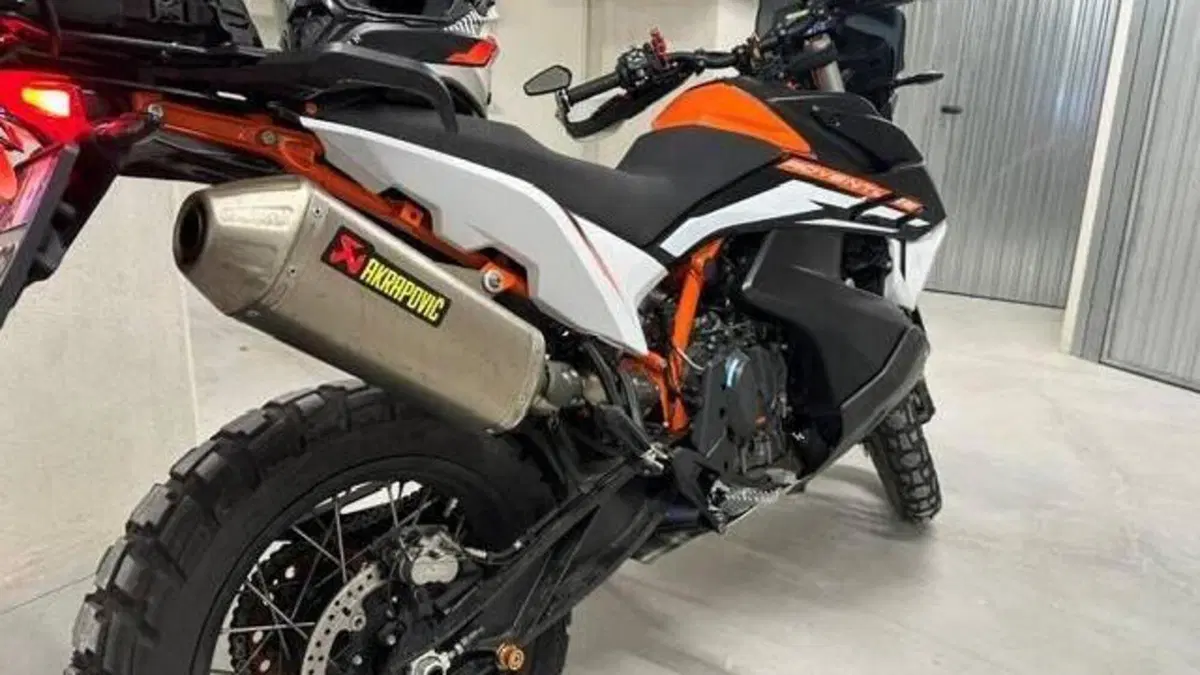 KTM 890 Adventure R (2022)  (3)