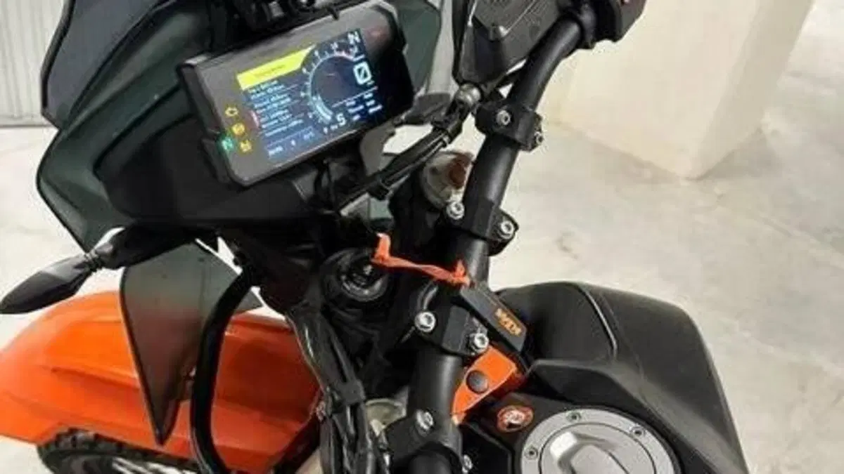 KTM 890 Adventure R (2022)  (4)