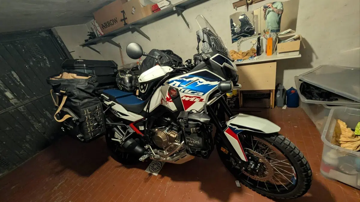 Honda Africa Twin CRF 1100L ES (2024 - 26)  (2)