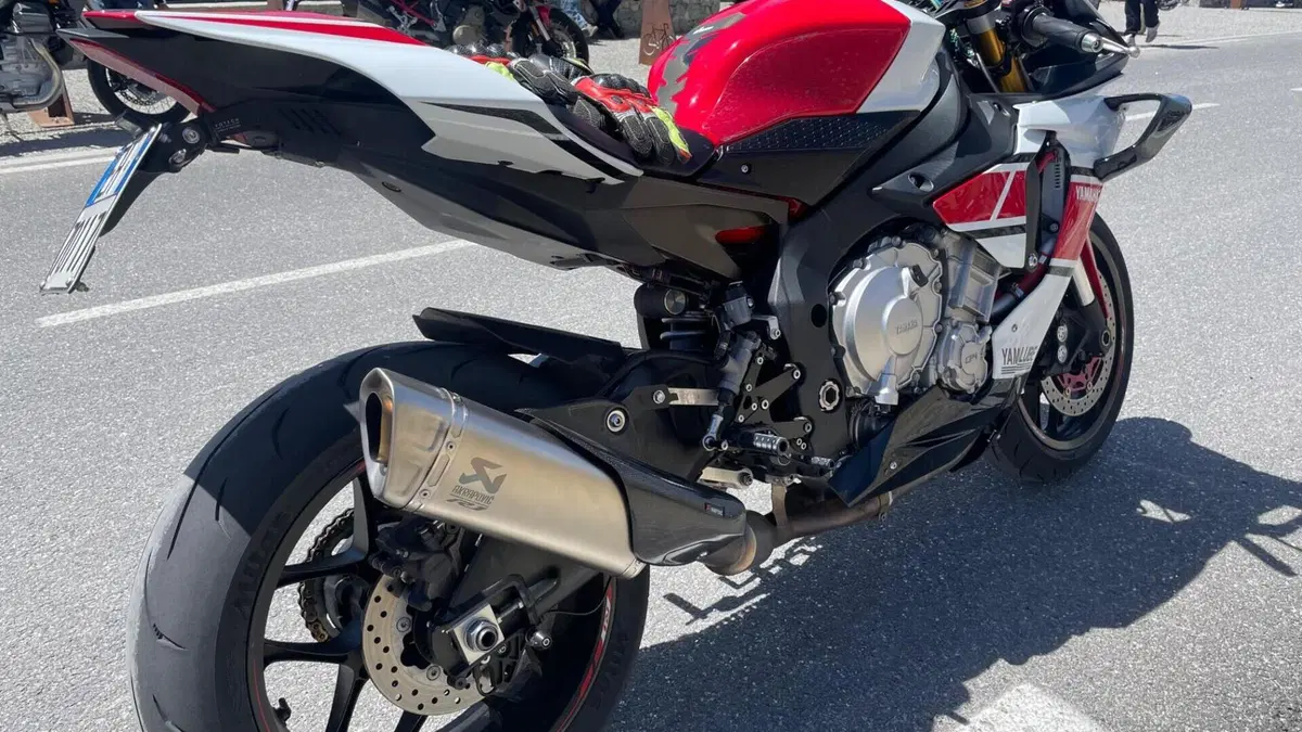 Yamaha YZF R1 (2017 - 19)  (2)