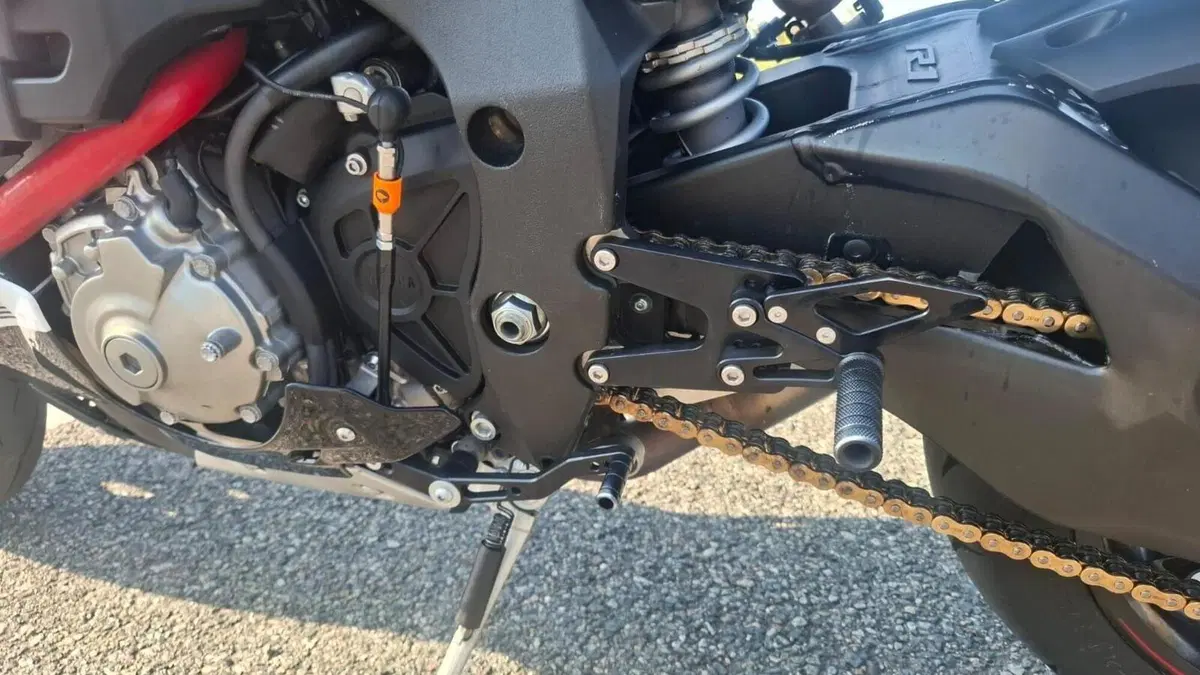 Yamaha YZF R1 (2017 - 19)  (4)
