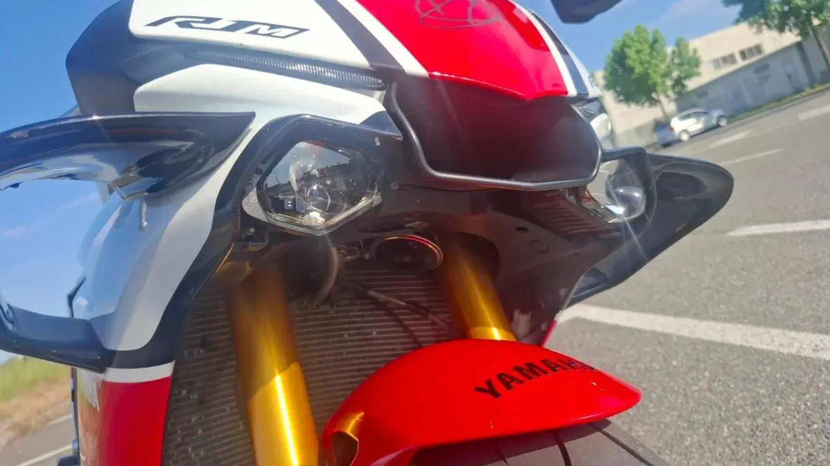Yamaha YZF R1 (2017 - 19)  (6)