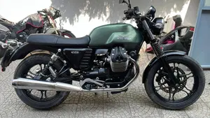 Moto Guzzi V7 Stone (2012 - 15)  (2)
