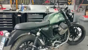 Moto Guzzi V7 Stone (2012 - 15)  (3)