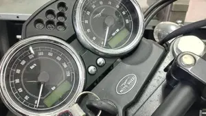 Moto Guzzi V7 Stone (2012 - 15)  (4)