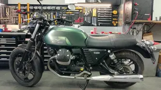 Moto Guzzi V7 Stone (2012 - 15)