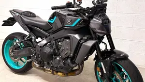 Yamaha MT-09 Y-AMT (2024 - 26)  (2)