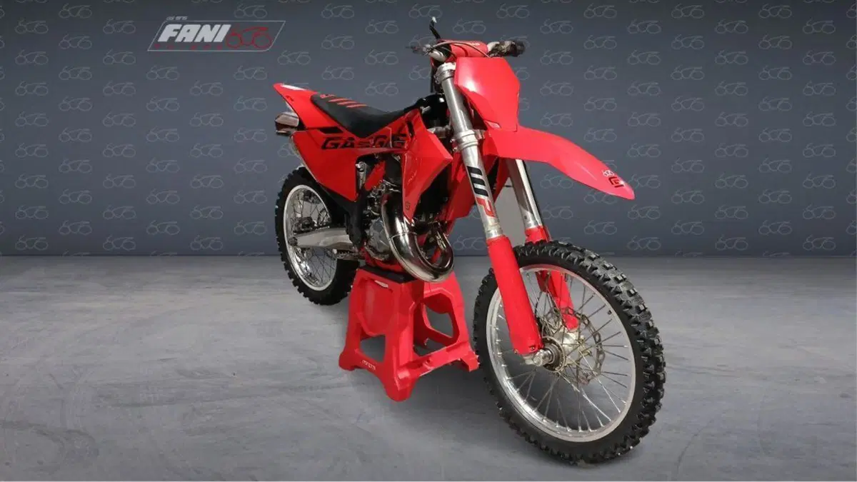 GASGAS MC 125 (2025)  (3)