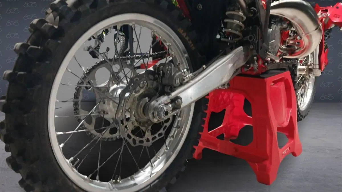 GASGAS MC 125 (2025)  (6)