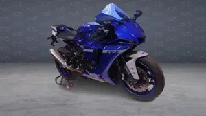 Yamaha YZF R1 (2020 - 25)  (3)