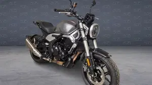 Voge Trofeo 500AC (2022 - 26)  (2)