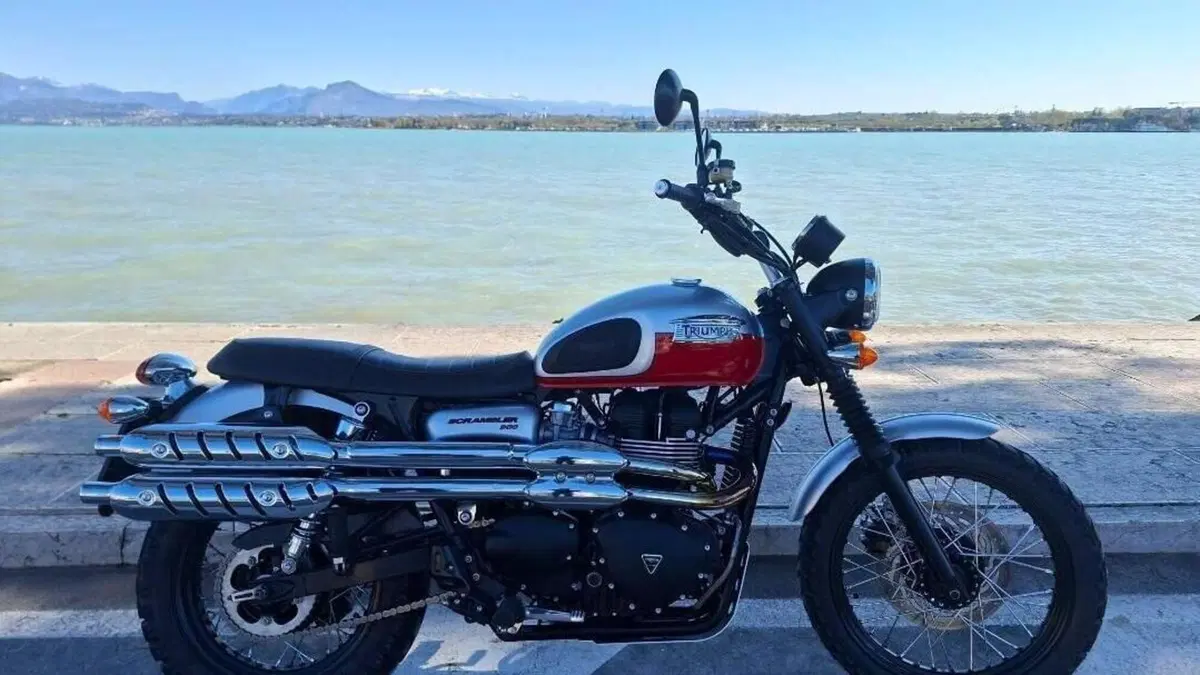 Triumph Scrambler (2006 - 17)  (2)