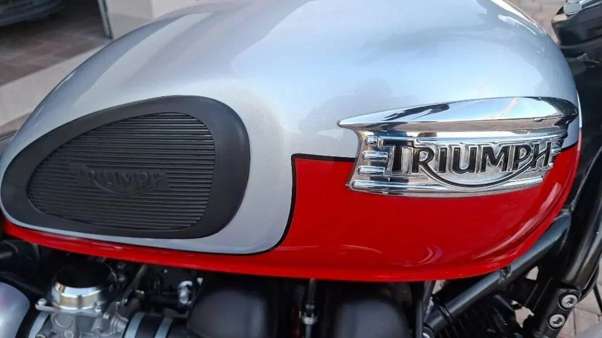 Triumph Scrambler (2006 - 17)  (3)
