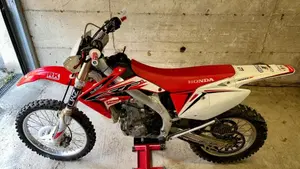 Honda CRF 450XG Enduro (2016)  (9)