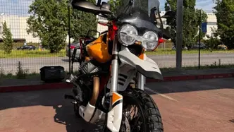 Moto Guzzi V85 TT Evocative Graphics (2019 - 20)
