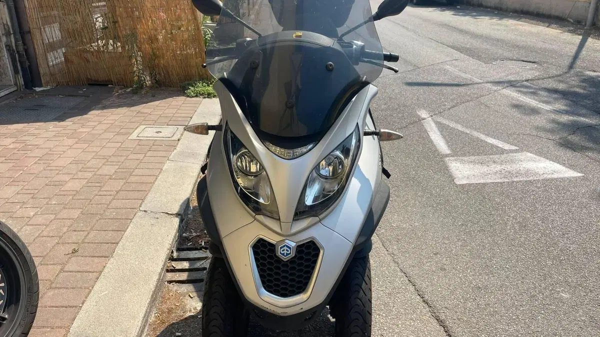 Piaggio Mp3 300 ie Sport LT ABS (2014 - 16)  (4)