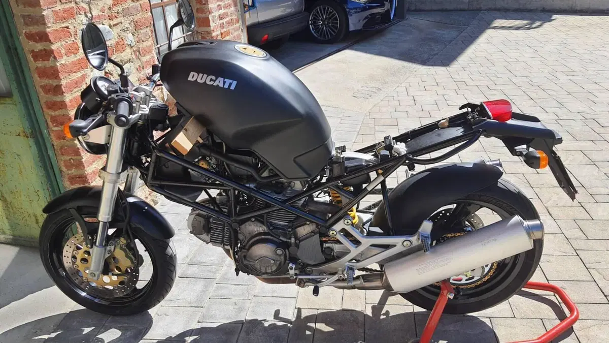 Ducati   (2)