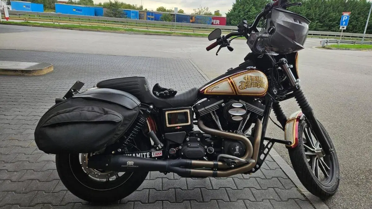 Harley-Davidson 1584 Street Bob (2008 - 15) - FXDB  (4)