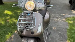 Vespa GTS 300 Touring ABS (2017 - 19)  (3)