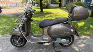 Vespa GTS 300 Touring ABS (2017 - 19)  (5)
