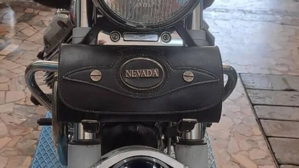 Moto Guzzi Nevada 750 Club (2002 - 06)  (2)