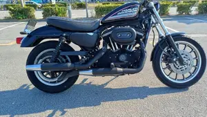 Harley-Davidson 883 R (2008 - 16) - XL 883R  (2)