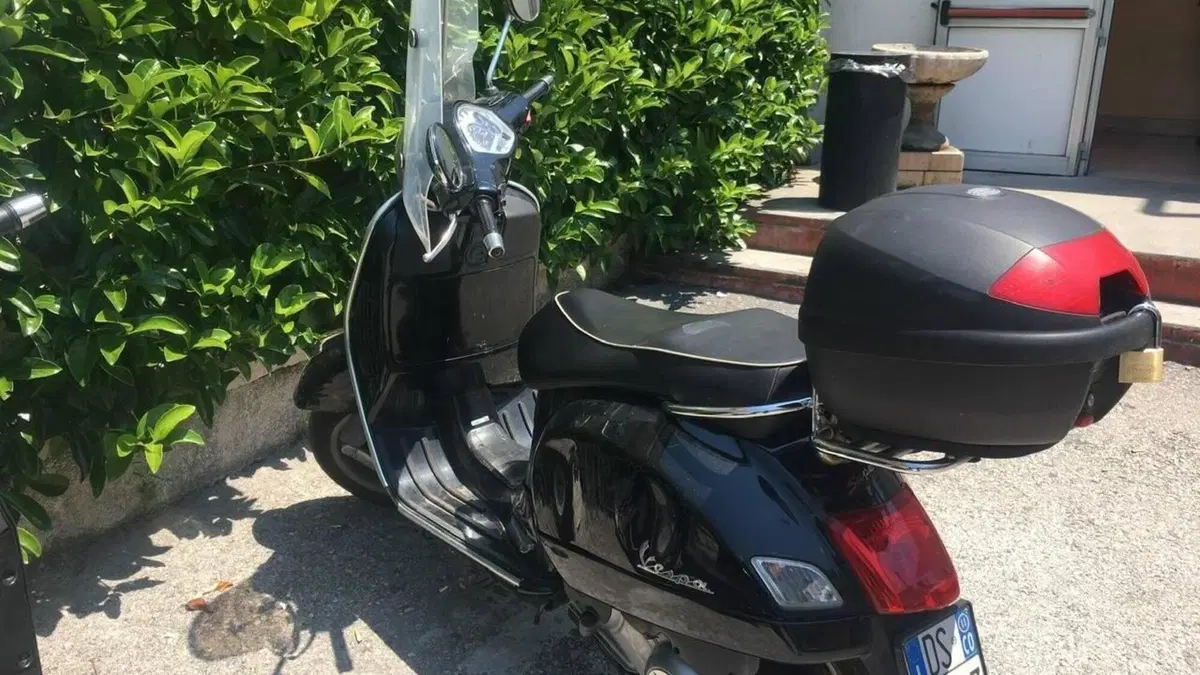 Vespa GTS 300 (2010 - 14)  (3)