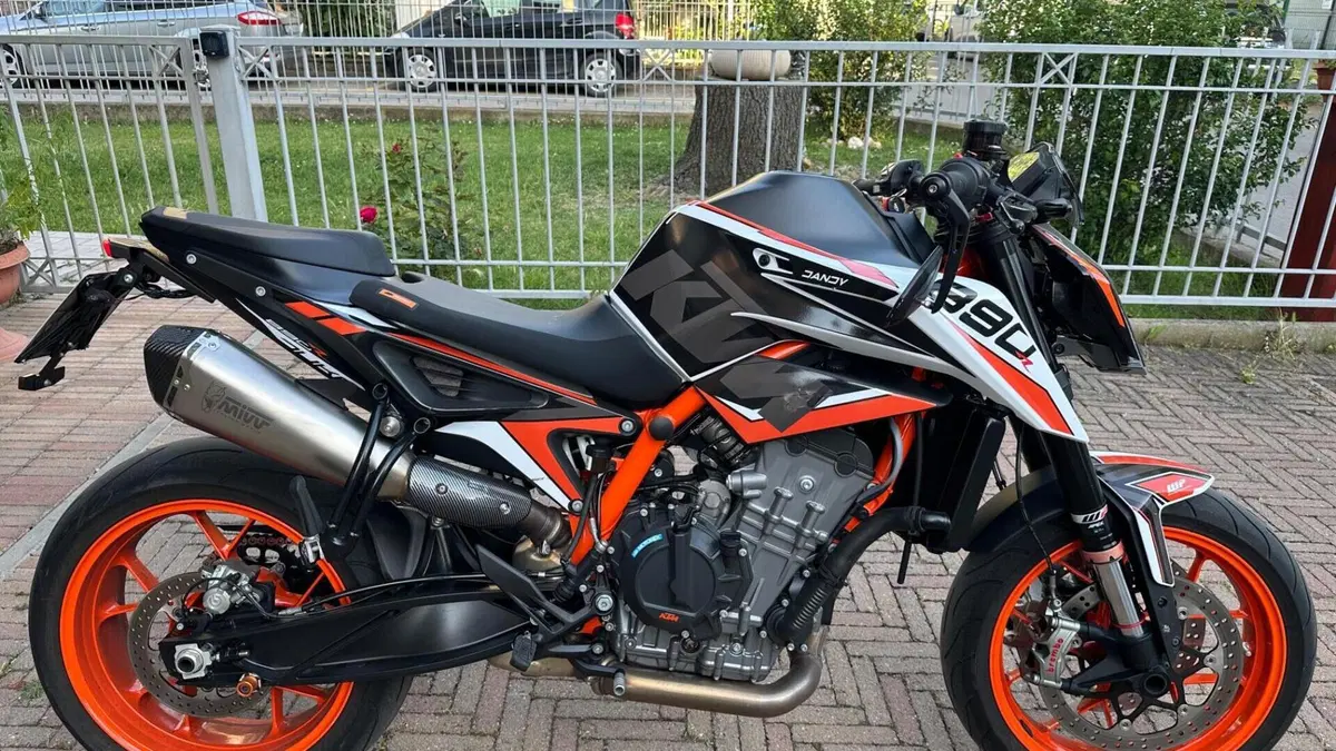 KTM 890 Duke R (2020)  (3)