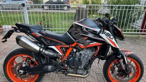 KTM 890 Duke R (2020)  (3)