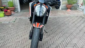 KTM 890 Duke R (2020)  (4)