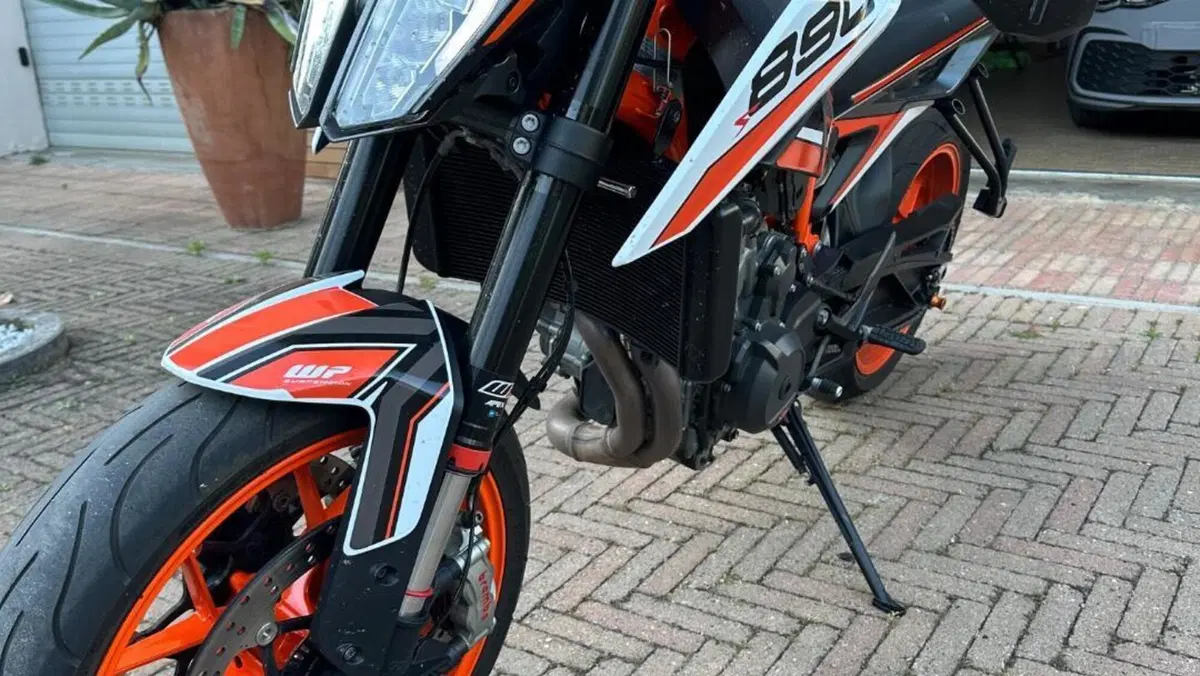 KTM 890 Duke R (2020)  (5)