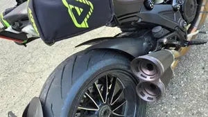 Ducati Diavel 1200 Carbon (2010 - 13)  (4)